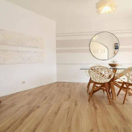 Rustic House At The Cliff T3 | C218 Hébergement de vacances
